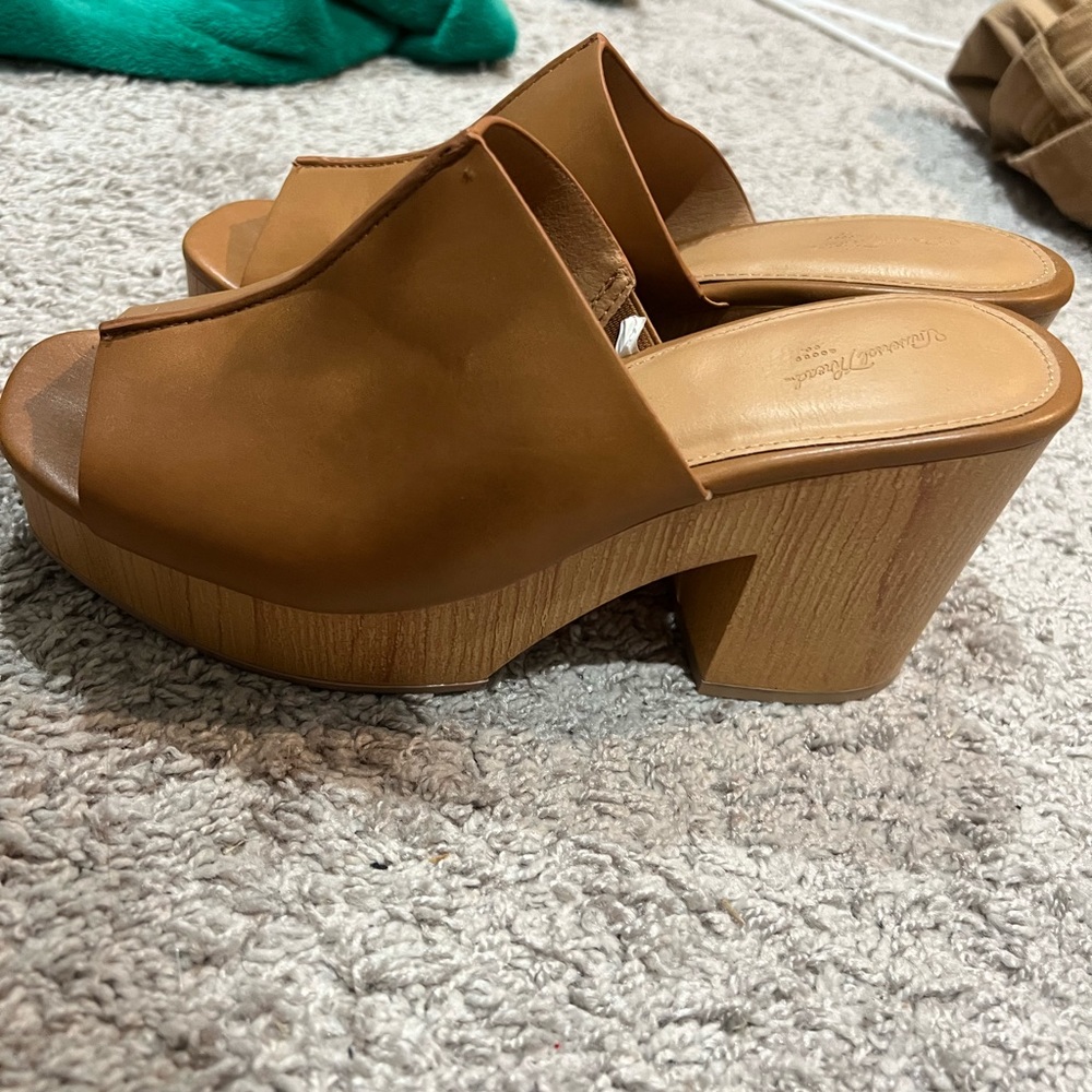 Brand new clogs